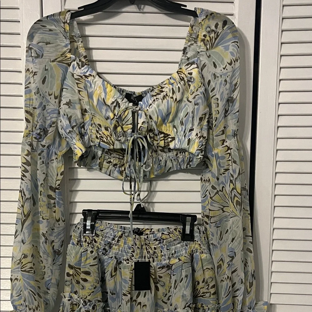 The Reset Floral Two-Piece Set - Blue and Yellow - Picture 3 of 4